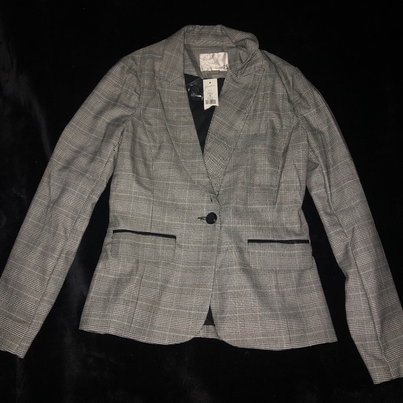 Blazer - Picture 1 of 4